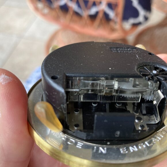 VINTAGE WEDGWOODL CLOCK Wild Strawberries Mantel Desk - Picture 4 of 5